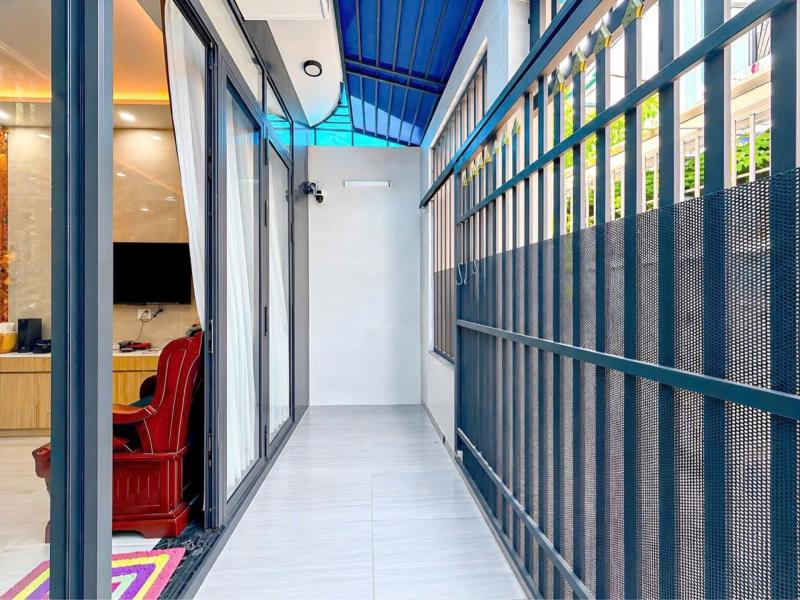(Q7) bán nhà mới đẹp, góc 2 mặt tiền, phú thuận, kề bên phú mỹ hưng, dt 45m2, có 4 tầng, giá 5 tỷ 390 triệu - 2