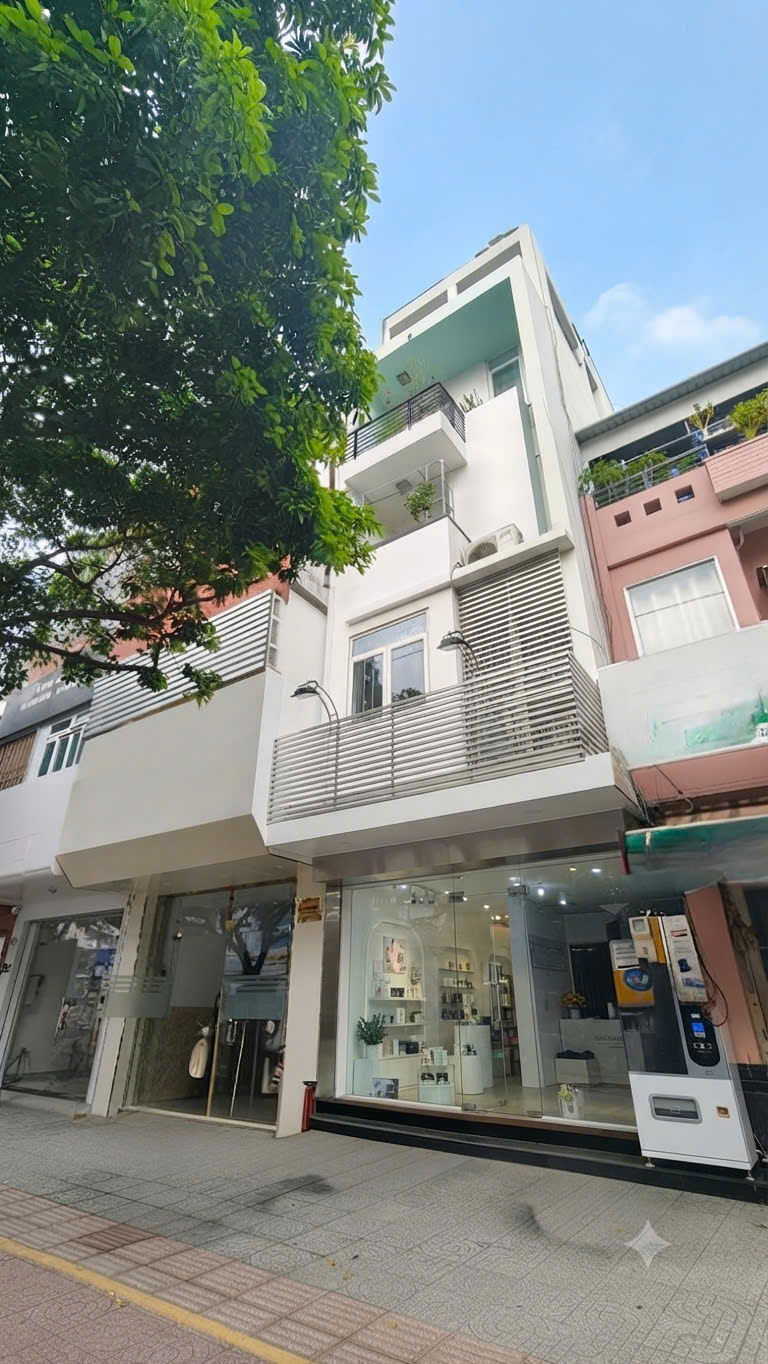 Bán nhà mặt tiền dt 4x23m đường hùng vương quận 5, giá 18 tỷ thương lượng