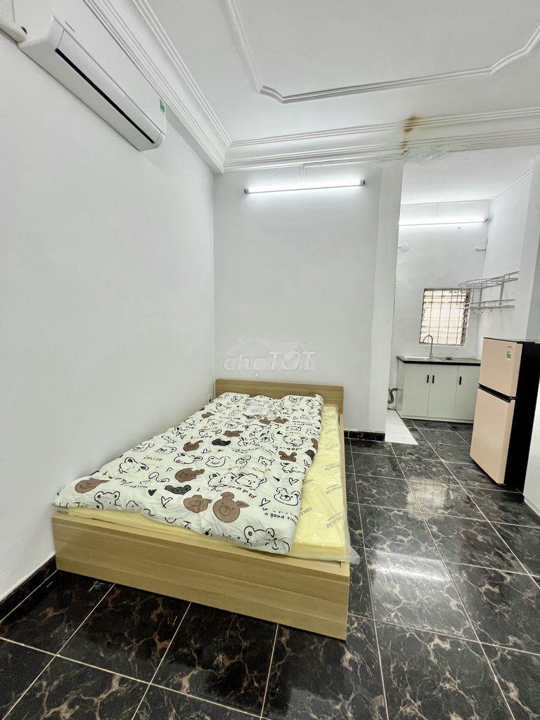 Cho thuê phòng cửa sổ trời