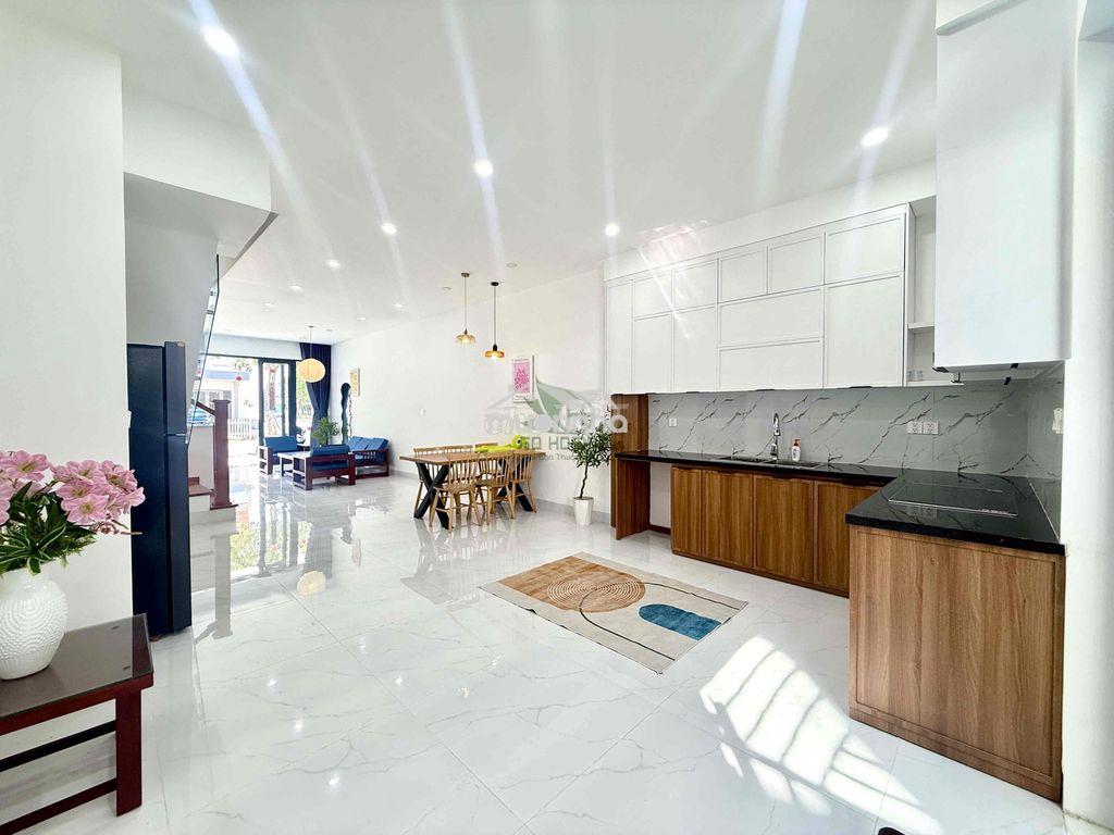 Nhà mỹ gia gói 8 - 4 phòng ngủ - full nội thất - 4