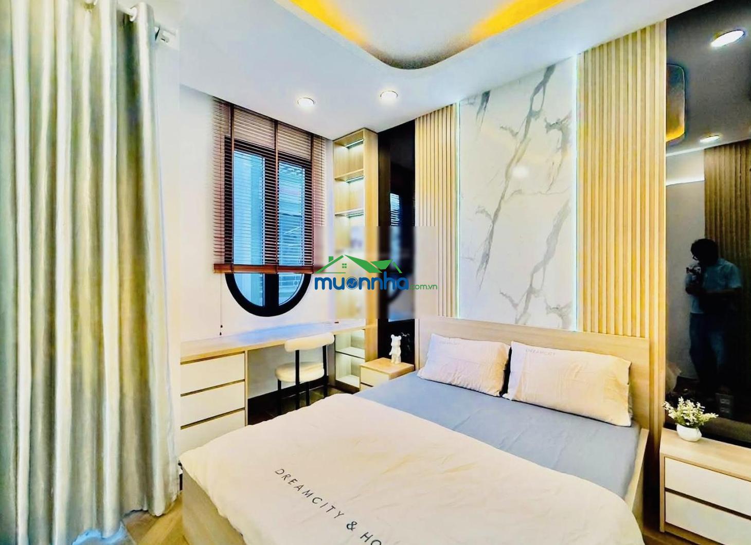 Lê văn duyệt - p.gia định - kế quận 1 - hẻm thông gần cầu bông - 4 tầng - 3pn 4wc - thpt võ thị sáu