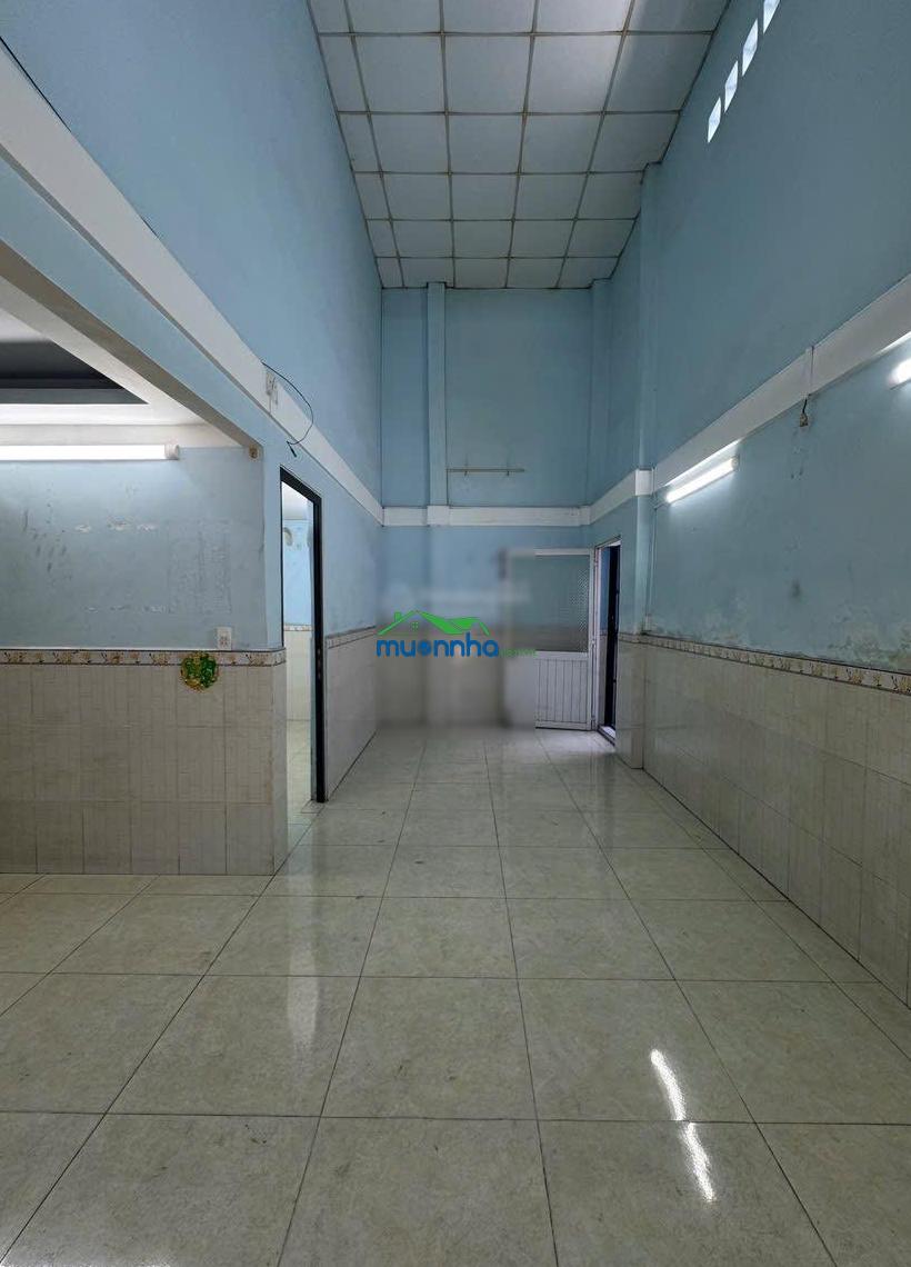 Ngay hẻm xe tơi - tỉnh lộ 10-38m2 - ngang 5.5m - kết cấu chắc chắn tiện xây mới hoặc dọn vào ở ngay - 2