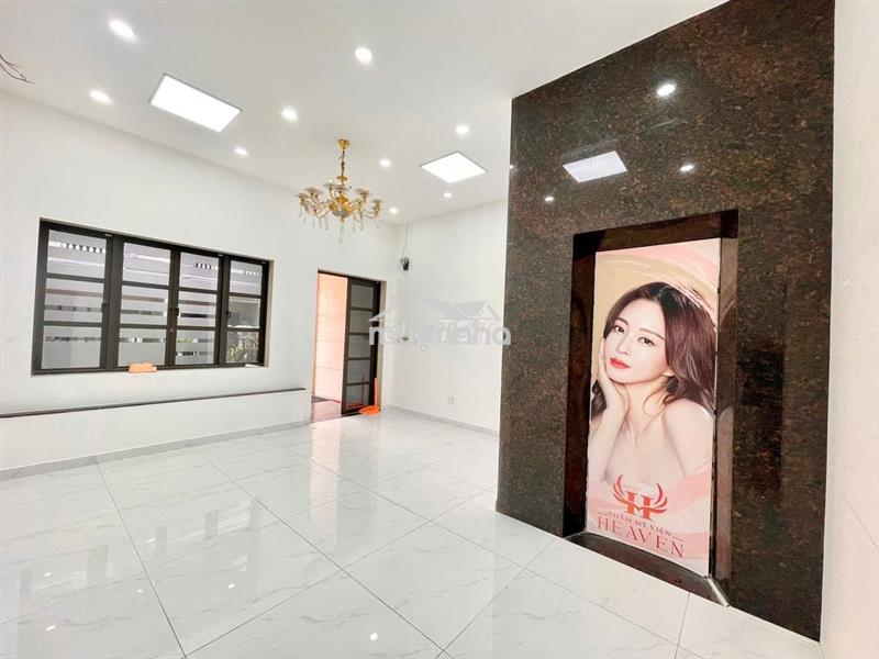 Cho thuê nhà nguyên căn cityland hầm trệt 3 lầu giá 40tr bao thuế