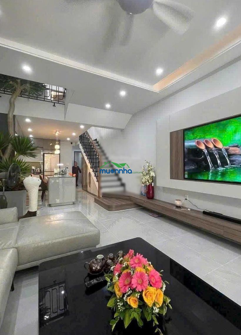 Nhà 1 trệt 1 lầu 4 phòng ngủ rộng rãi, dọn vào ở ngay - cách chợ bình chánh 100m