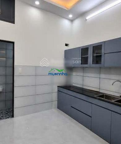 Bán lại nhà 1 lầu 2/ cho người có nhu cầu, gần chợ qui đức, diện tích 82m2, giá 3,2 tỷ