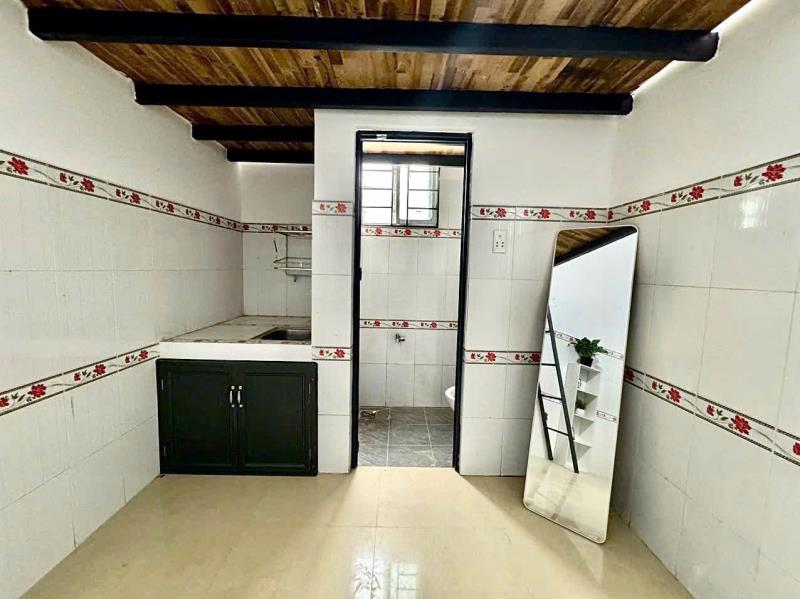 Phòng trọ có gác và máy lạnh cửa sổ trời toà nhà có thang máy gần đại học văn hiến - 3