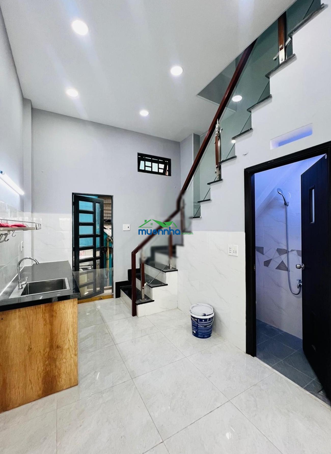* Bán nhà hẻm 8m minh phụng quận 11 ( 34m2 - 2 tầng ) * 6.99 tỉ * nhà 1 trệt 1 lầu .....ban công