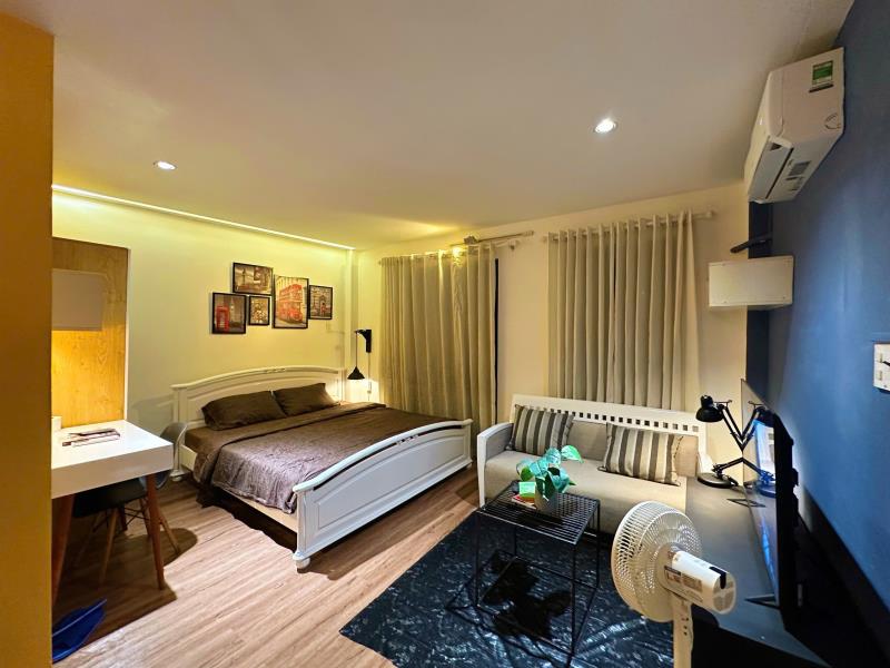 Cho thuê căn hộ có cửa sổ trời, máy lạnh đường phan văn hân, gần đại học hutech, chỉ vài phút đến trường. - 3