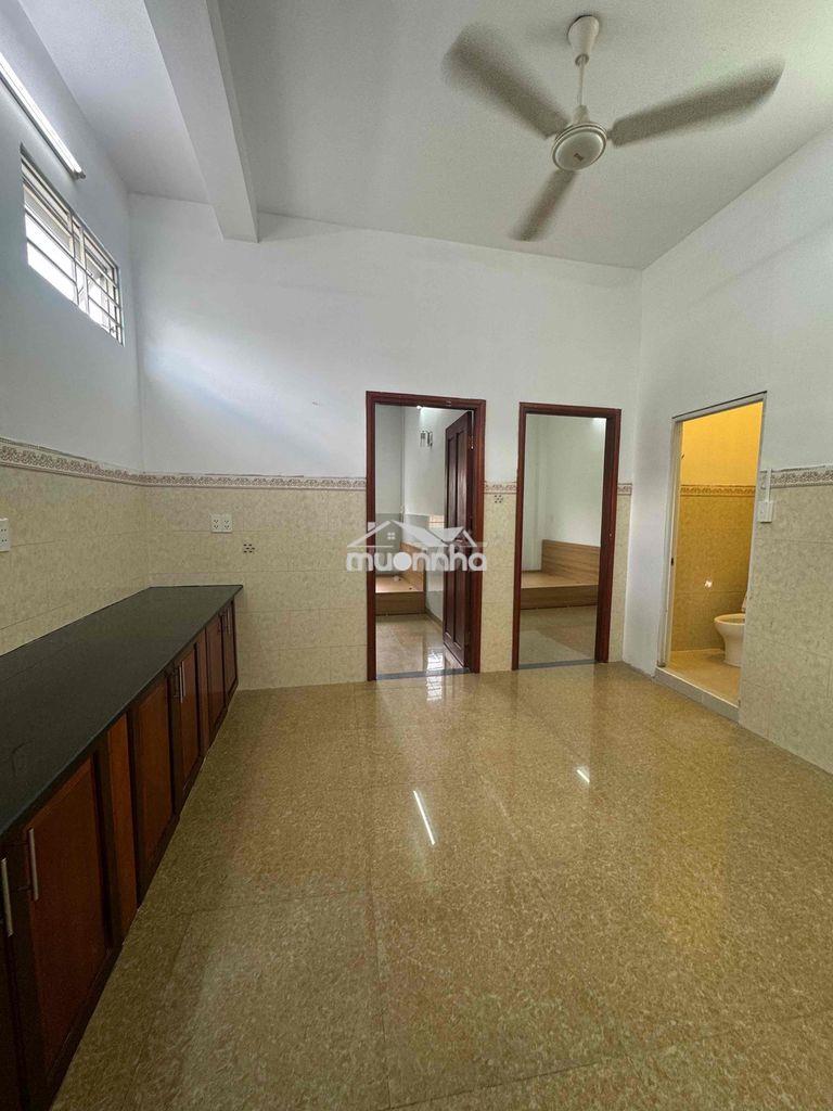 Căn hộ 2 phòng ngủ 75m2 mới 100% gần đại học bách khoa quận 10 - qtb