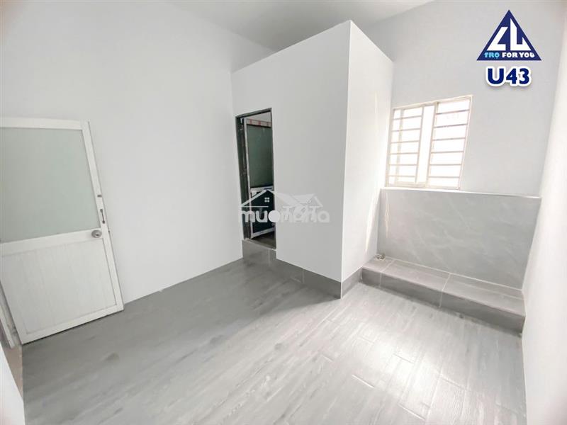 Phòng cửa sổ giá rẻ ngay cầu vượt ngã tư ga 