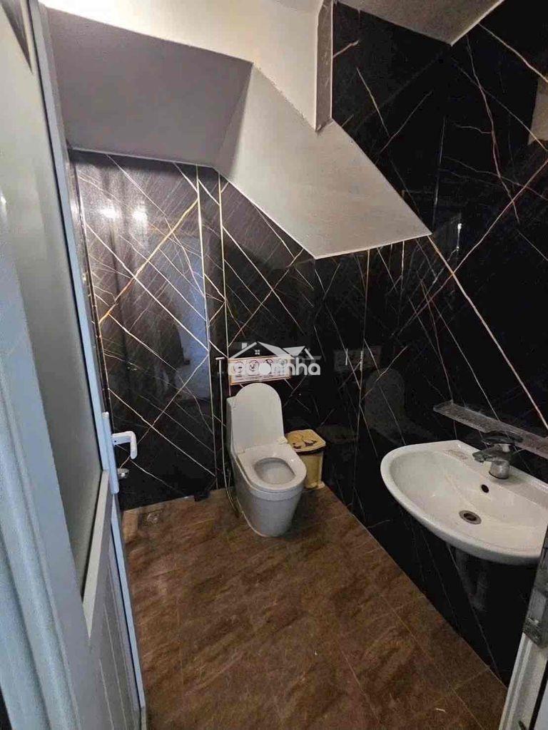 Nhà  chánh nghĩa 4pn 4wc chỉ 12tr - 4