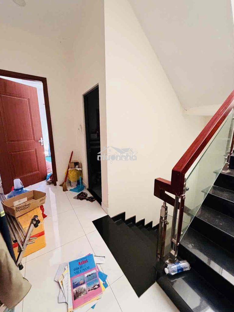 Nhà phố đẹp.  trệt lửng 3 lầu 4pn 5wc. gần chợ trường học - 3