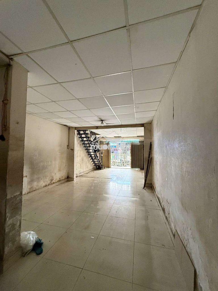 Cho thuê nhà nguyên căn mbkd ngay chợ sầm uất. dt 4×10 có 1pn,1wc - 2