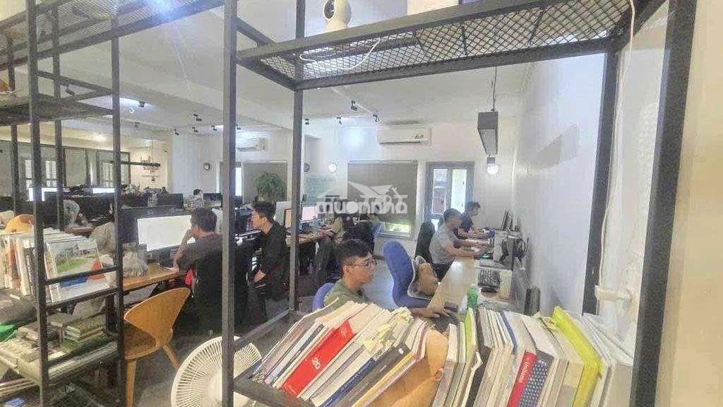 Chung cư l6 có thang máy. 145m2 3pn, ngay góc nguyễn du. giá chỉ 3x - 4