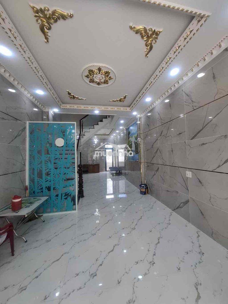 Ngay kề bênh đầm sen nhà mới hẻm xe hơi giá chỉ hơn 6 đồng tặng nội th
