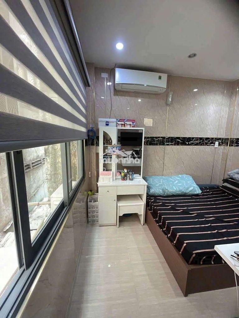 ♥️♥️ Bán nhà sau lưng căn mặt tiền đường huỳnh mẫn đạt p2q5 
_  - 3