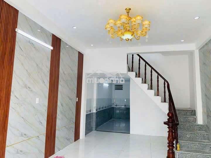 Nhà mới ngay tp mới. 70m2 xây 1 trệt 1 lầu 2 phòng ngủ. 1ty5 sổ riêng - 4
