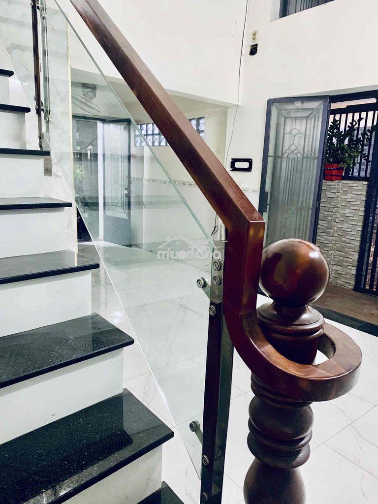 Nhà rộng mới, 1 trệt 2 lầu 3p. ngủ, góc trường sa - lvs giáp pn ok - 3