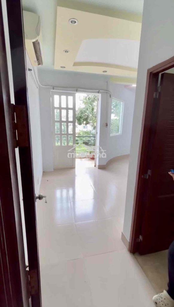 Cho thuê phòng trọ 30m2, có ban công trong kdc phong phú 5 - 3
