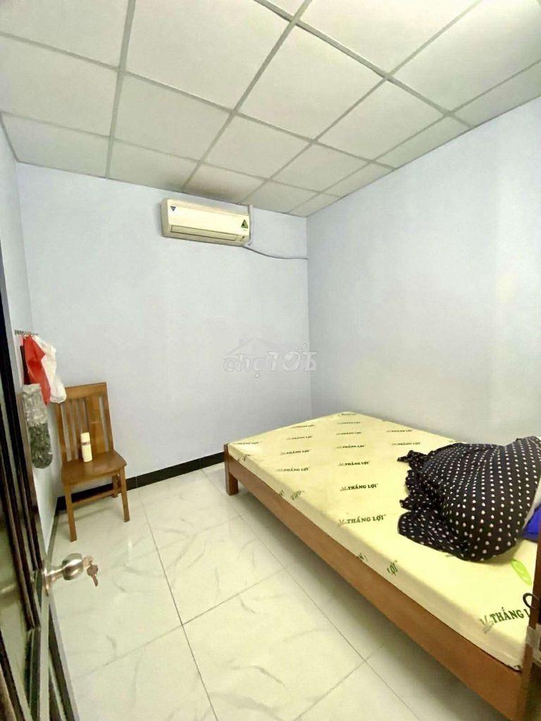 Nhà 2 tầng btct – xe hơi ngủ trong nhà – 4pn, 2wc - chỉ 3.2 tỷ tl - 4
