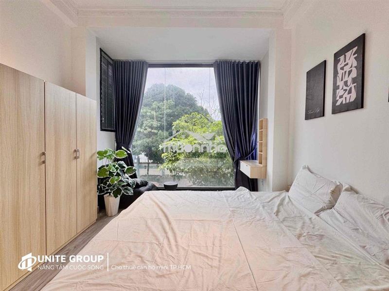 Phòng full kính có cửa số, ngay sân bay , máy giặt riêng