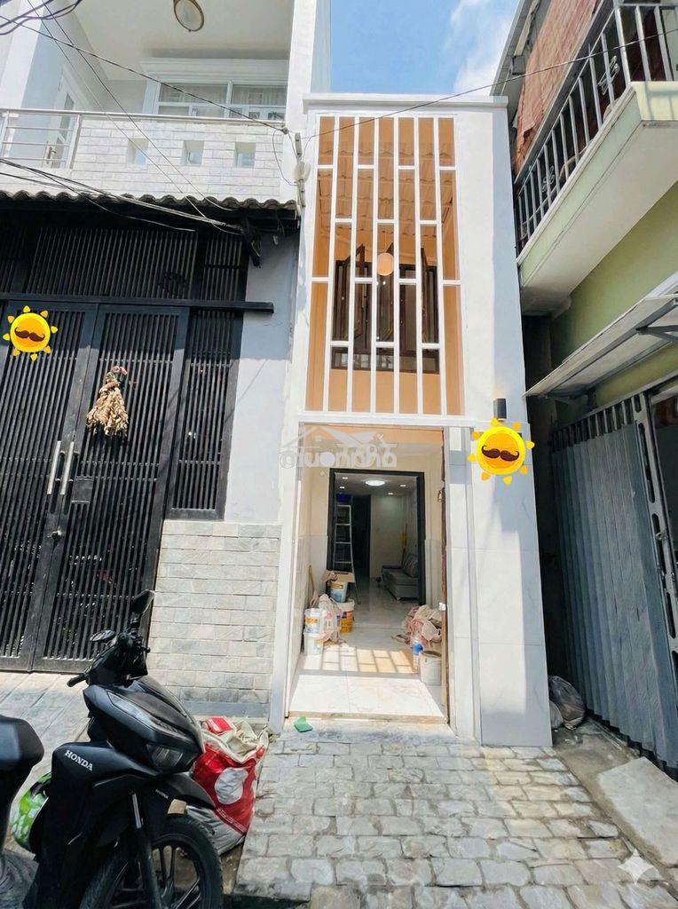 Cho thuê nhà nguyễn duy hẻm thông xe hơi ,gần mt 20m,3pn,dts 52.4m2