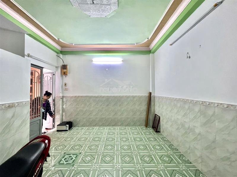 Nhà thuê hẻm ba gác dt 5x6m trệt 2 lầu đúc có 2pn3wc giá 7 triệu