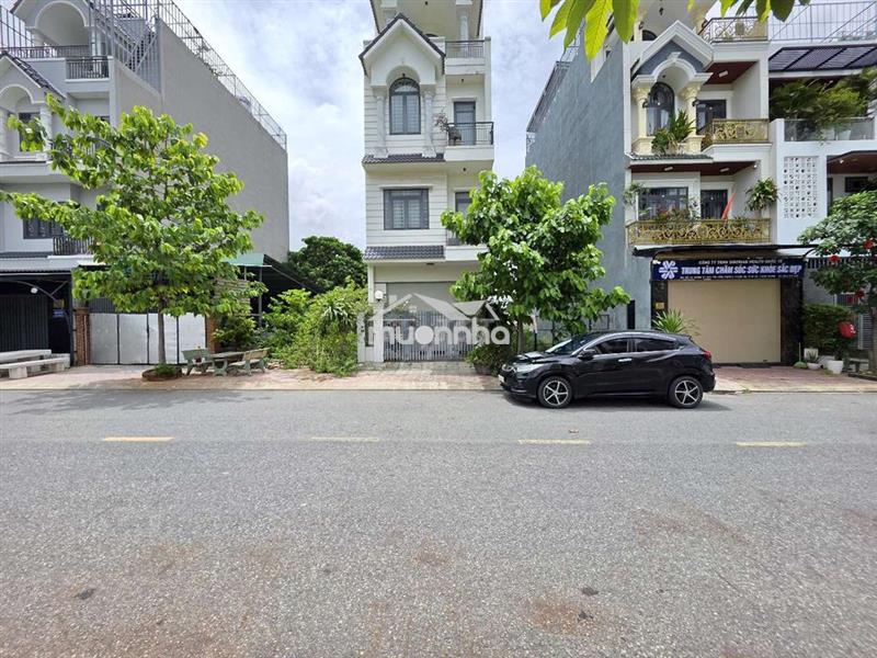 Đất đẹp trục chính ngay cổng kdc phú hồng thịnh 9, phường đông hòa