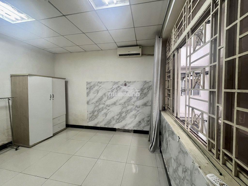 Phòng 25m2 giá 4tr. đường bà triệu - nguyễn kim quận 5 có cửa sổ trời - 2