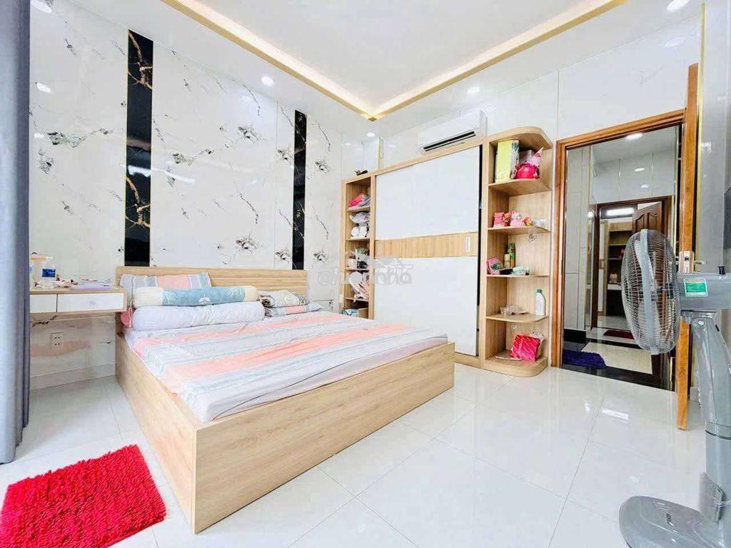 156/2 âu dương lân hẻm xe hơi 6m.dt.4x16m 1 trệt 2 lầu 3 phòng  - 3