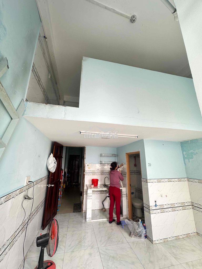 Phòng trọ q.4 giá rẻ có máy lạnh nước nóng lạnh - 2