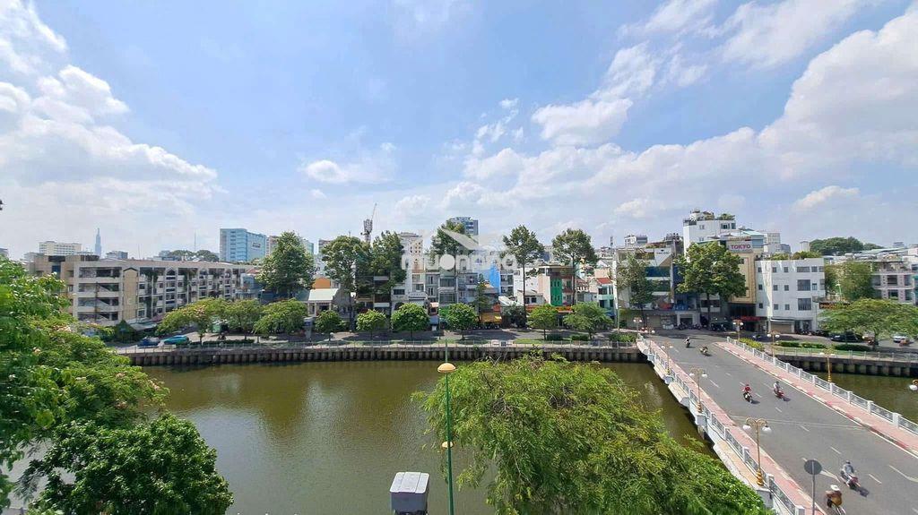 Căn hộ 1pn 35m2 bancong thoáng - view sông ngay bờ kè hoàng sa q3 - 4