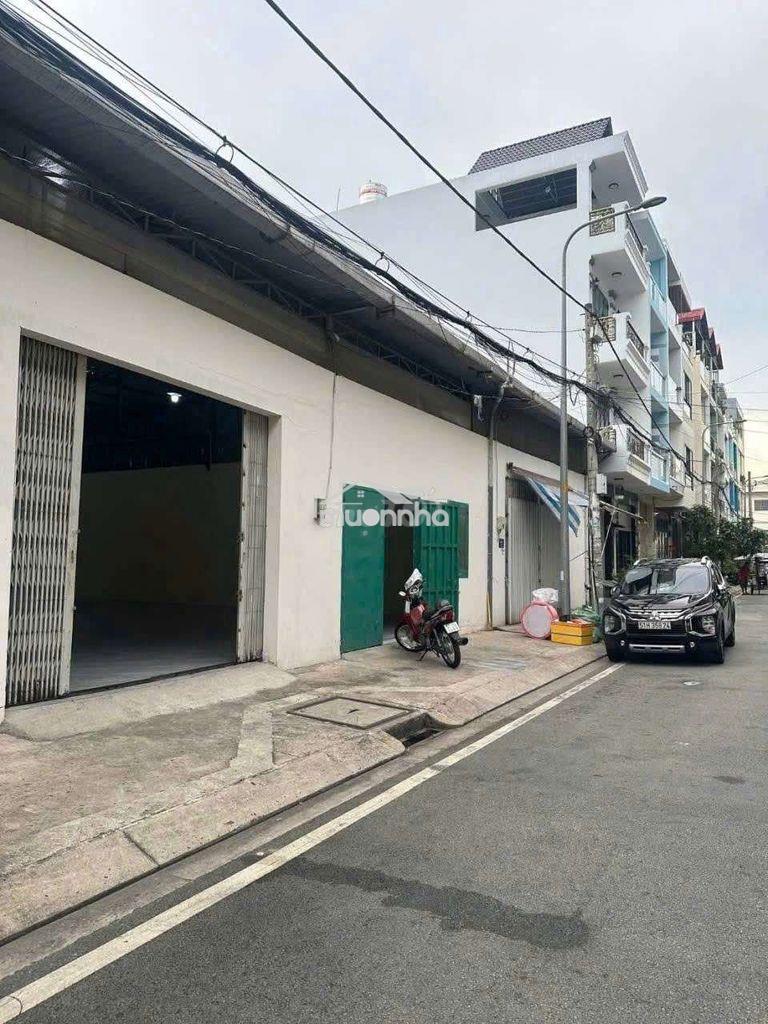 Kho 204m2 - ngang 12m - đường nội bộ - xe tải thông - 3