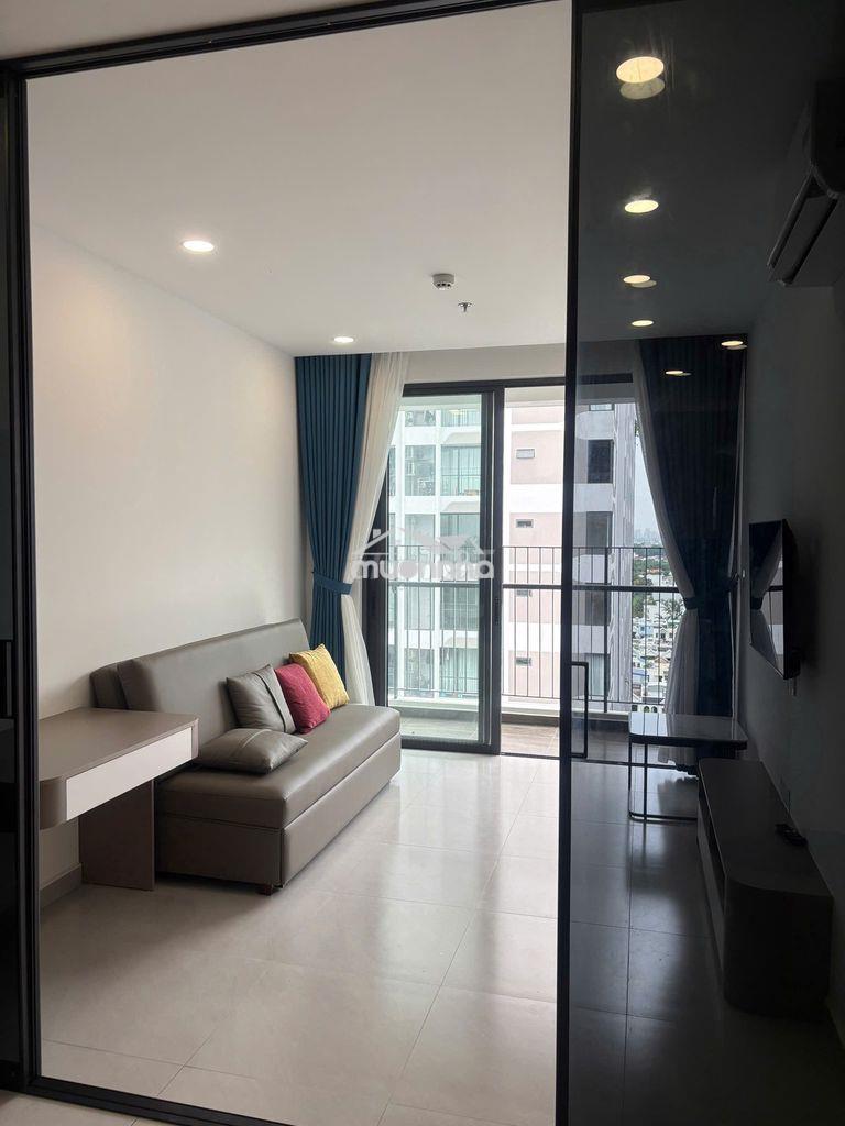 Cho thuê căn 2pn view hồ bơi block b , full nội thất cao cấp