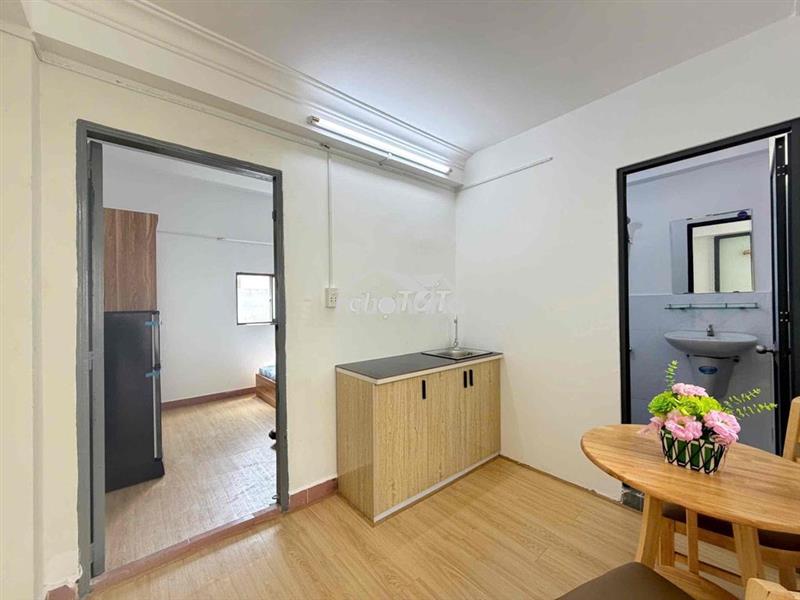 Khai trương căn hộ 1pn tách bếp và studio cửa sổ sáng , ngay mega