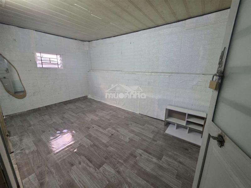 Phòng riêng biệt hẻm ôtô cách mạng tháng 8