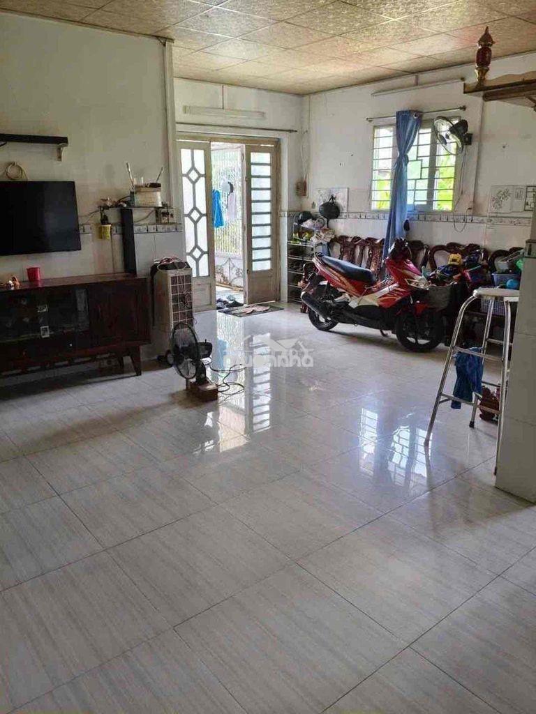 Ưu tiên gia đình ở lâu dài nhà mặt tiền hẻm 7m 60m2.