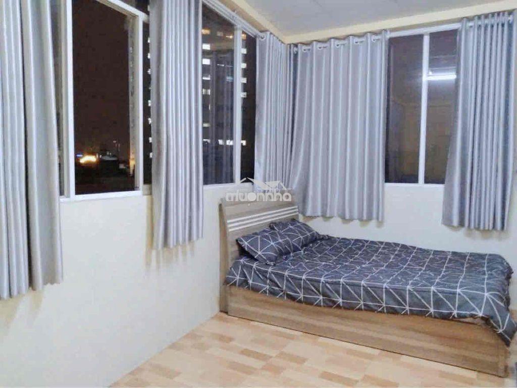 FREE TIỀN NHÀ TỚI NGÀY 15/7 CHO BẠN NÀO DỌN VÀO LIỀN . NGÃ 4 PHÚ NHUAN - 3