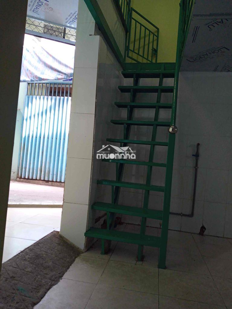 Nhà thuê ở, đầu hẽm rộng 3m , đi vào khoảng 20m tới nhà ở, an ninh - 3