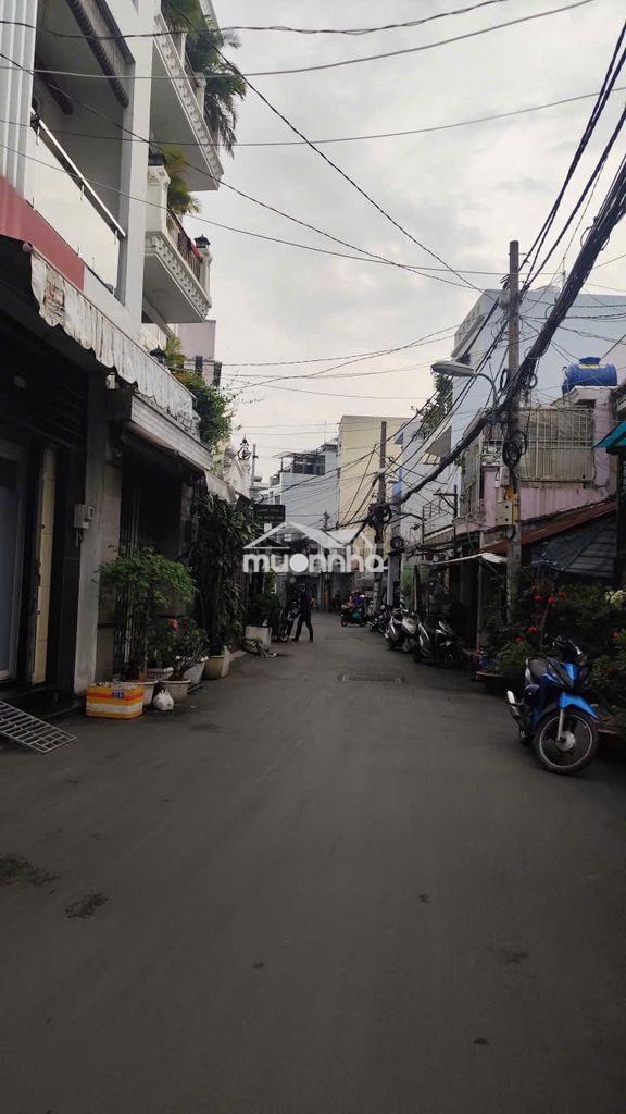 Nhà cấp 4. hxh đường bà hom. diện tích : 4,5 x 16m