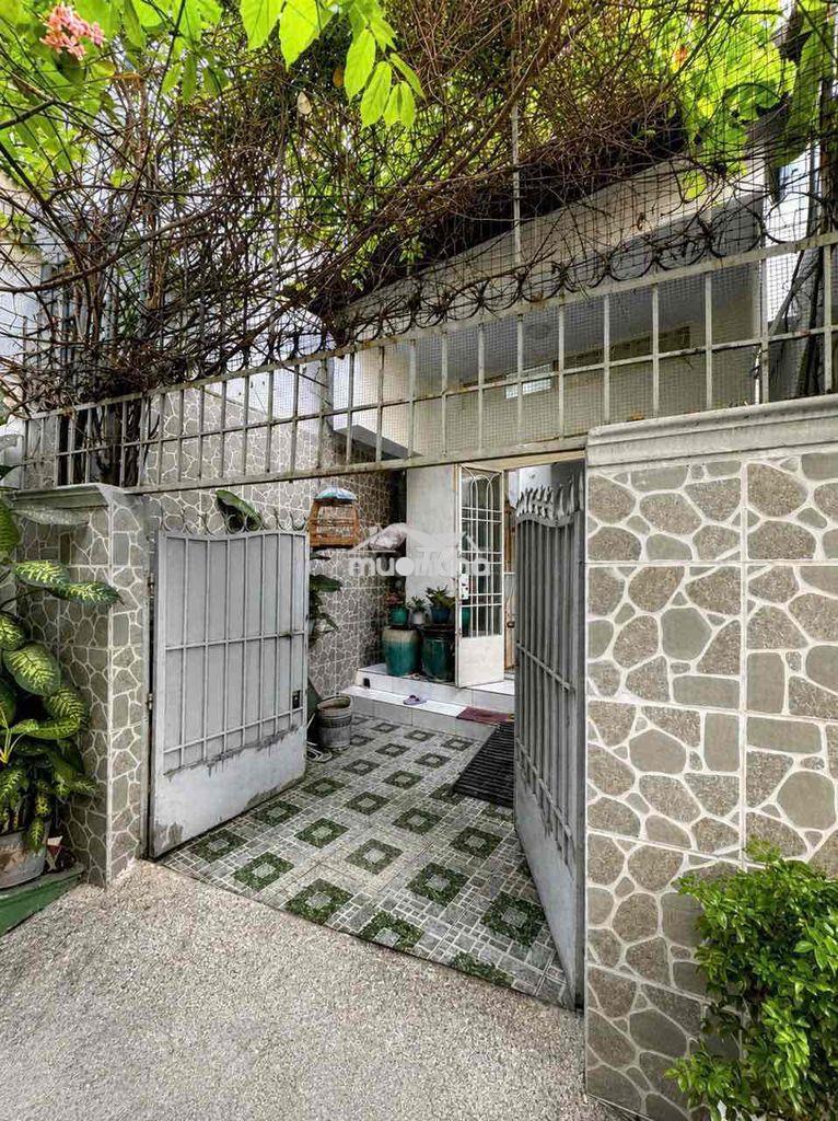 Nhà ngon chính chủ 1 đời - 60m2 | 3 tầng | 3 pn | sân để xe