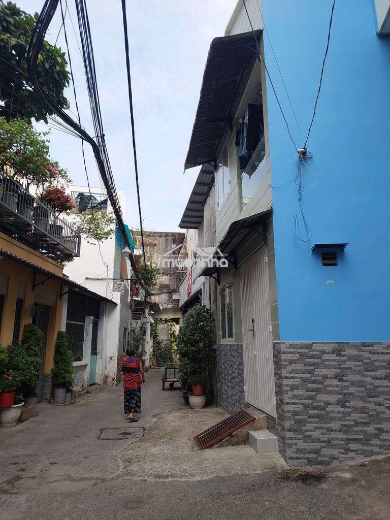 Nhà đẹp hẻm rộng cách mặt tiền phạm thế hiển 20m p4,q8