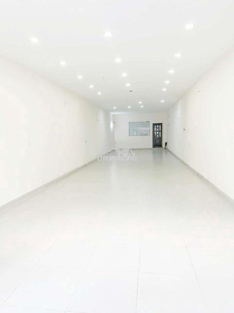 Nhà thuê 1018 lạc long quân 5mx24m vỉa hè 6m nhà trống suốt - 3