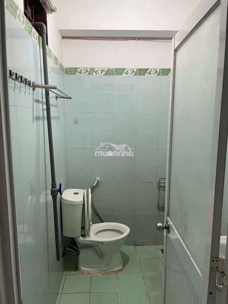 Nguyên căn dt3x15m đúc3 tấm có 4pn, 3wc hẻm 2,5m cách đquang trung 20m - 4