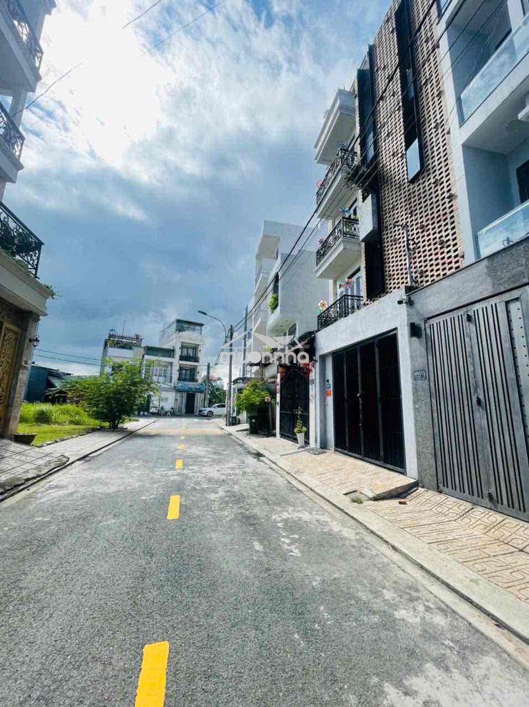 Nhà 1 trệt 2 lầu mới đẹp sẵn nội thất gần global city