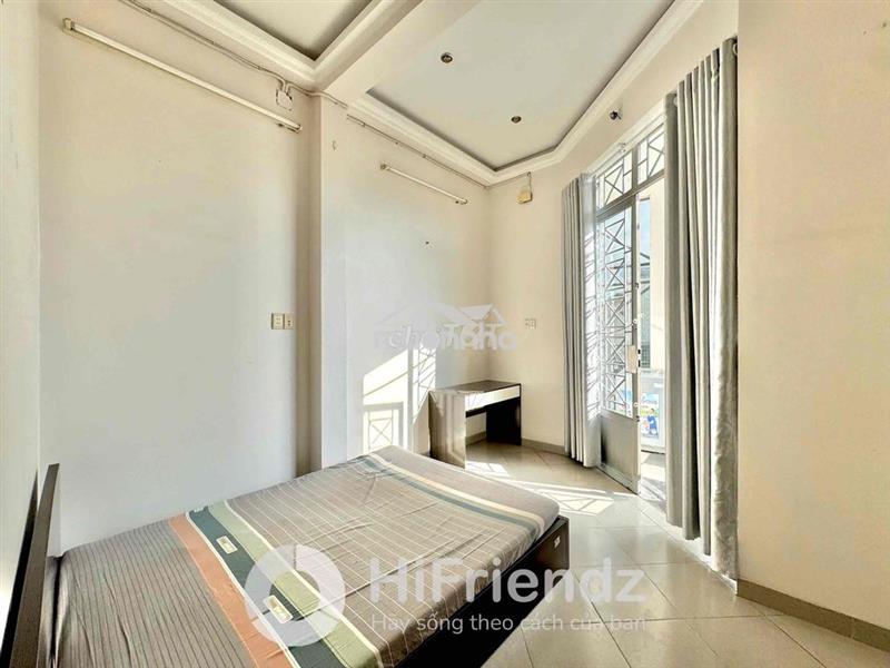 Phòng trọ cho thuê có ban công thoáng mát, sẵn nội thất
