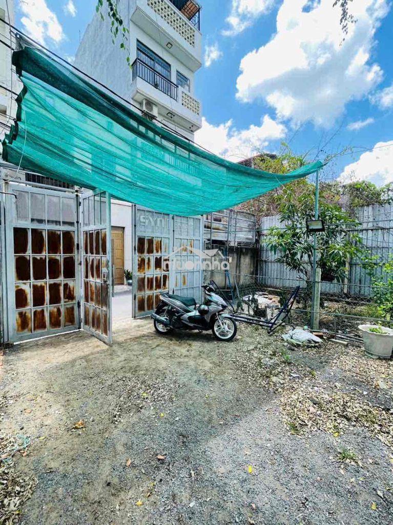 Cho thuê nhà sân vườn 200m2 giá 6tr/th 2pn 1wc sân đỗ ô tô - 4