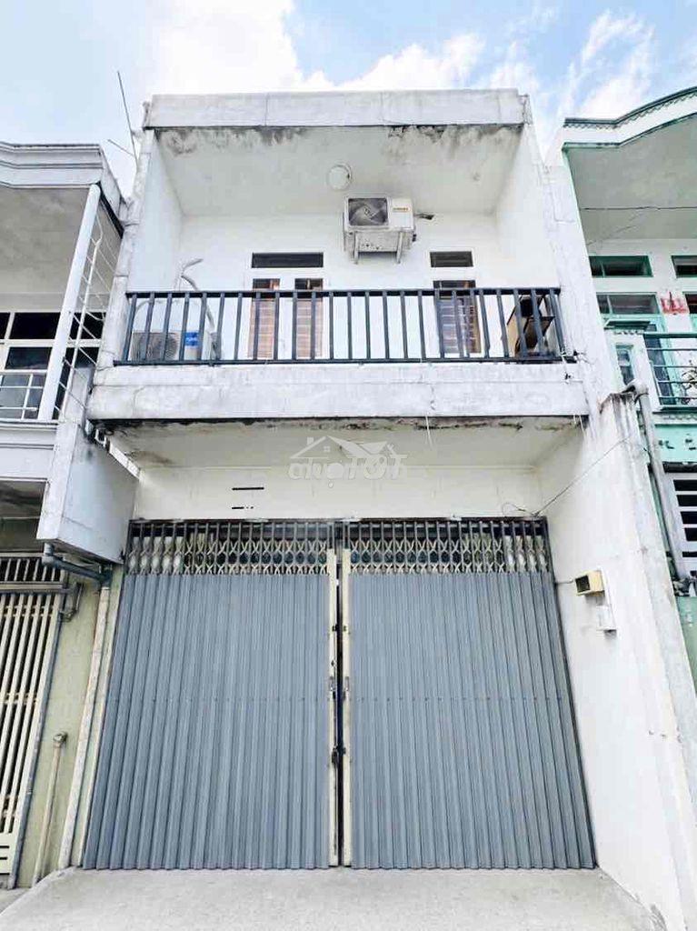 Nhà mã lò sát tên lửa- 30m ra mặt tiền- 1 lầu cứng cáp có 2pn