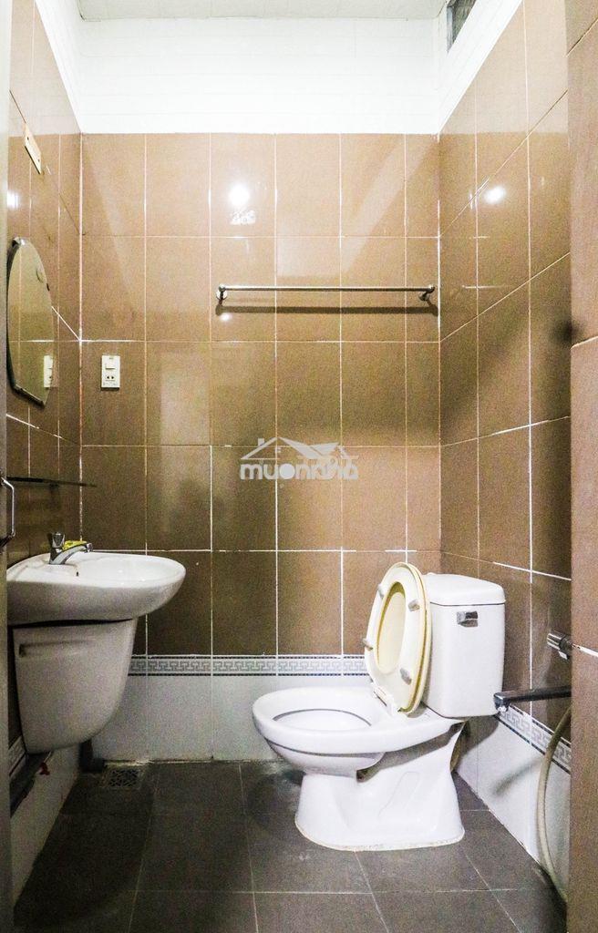 Phòng đường số 10 kdc trung sơn, bình hưng, bc, 20m2, đủ nội thất, 3tr - 3