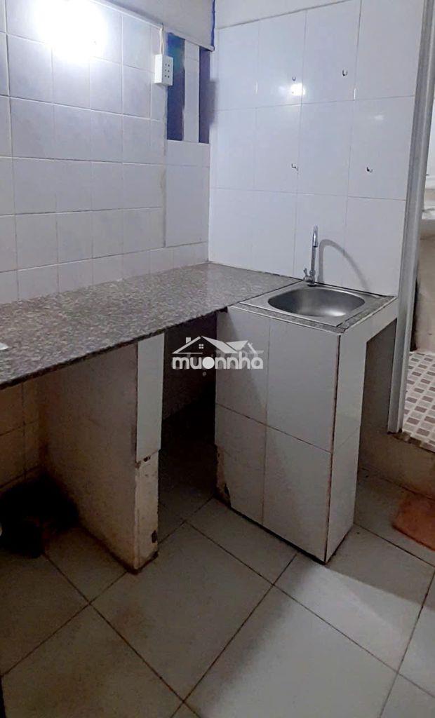 Phòng rộng, gồm 2 phòng, lối riêng giờ tự do, ngay nguyễn thái sơn, gv - 4